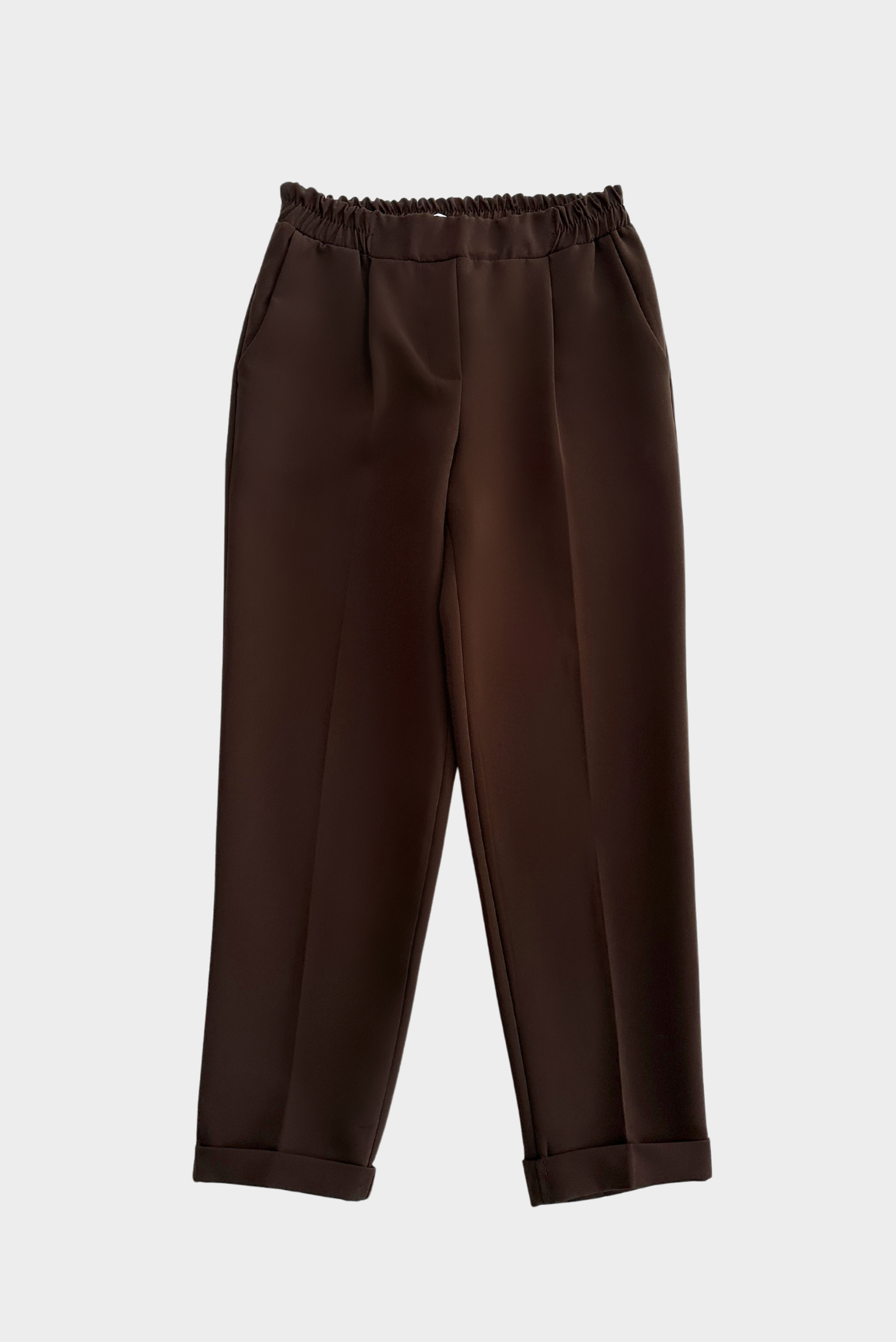 מכנס מחויט עם גומי במותן בצבע חום כהה