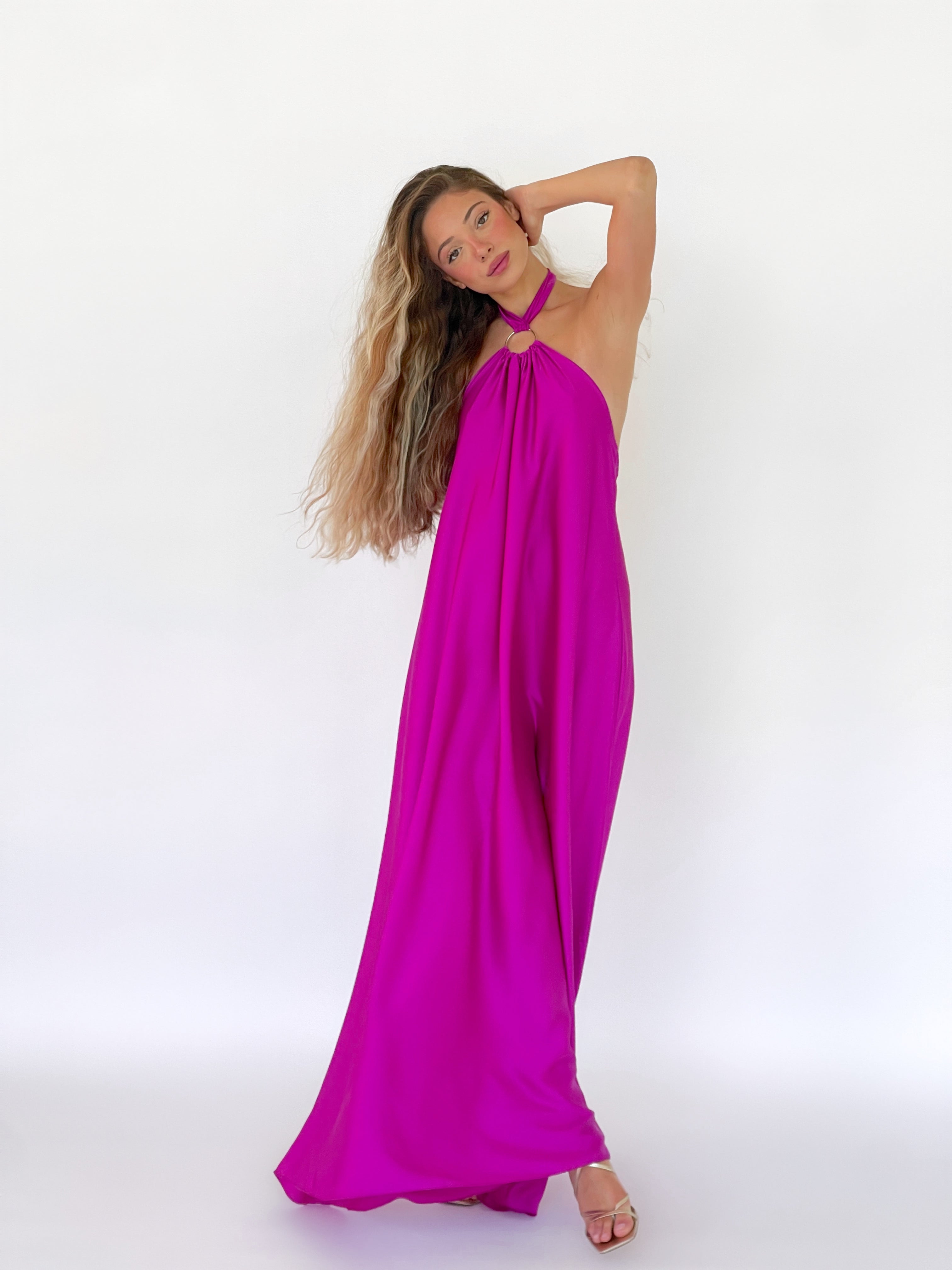 שמלת מקסי סאטן קולר בצבע פוקסיה