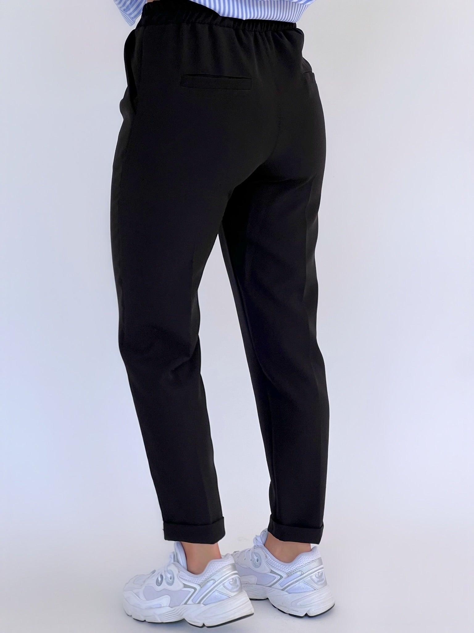SKINNY TROUSER WITH ELASTICATED WAIST IN BLACK
