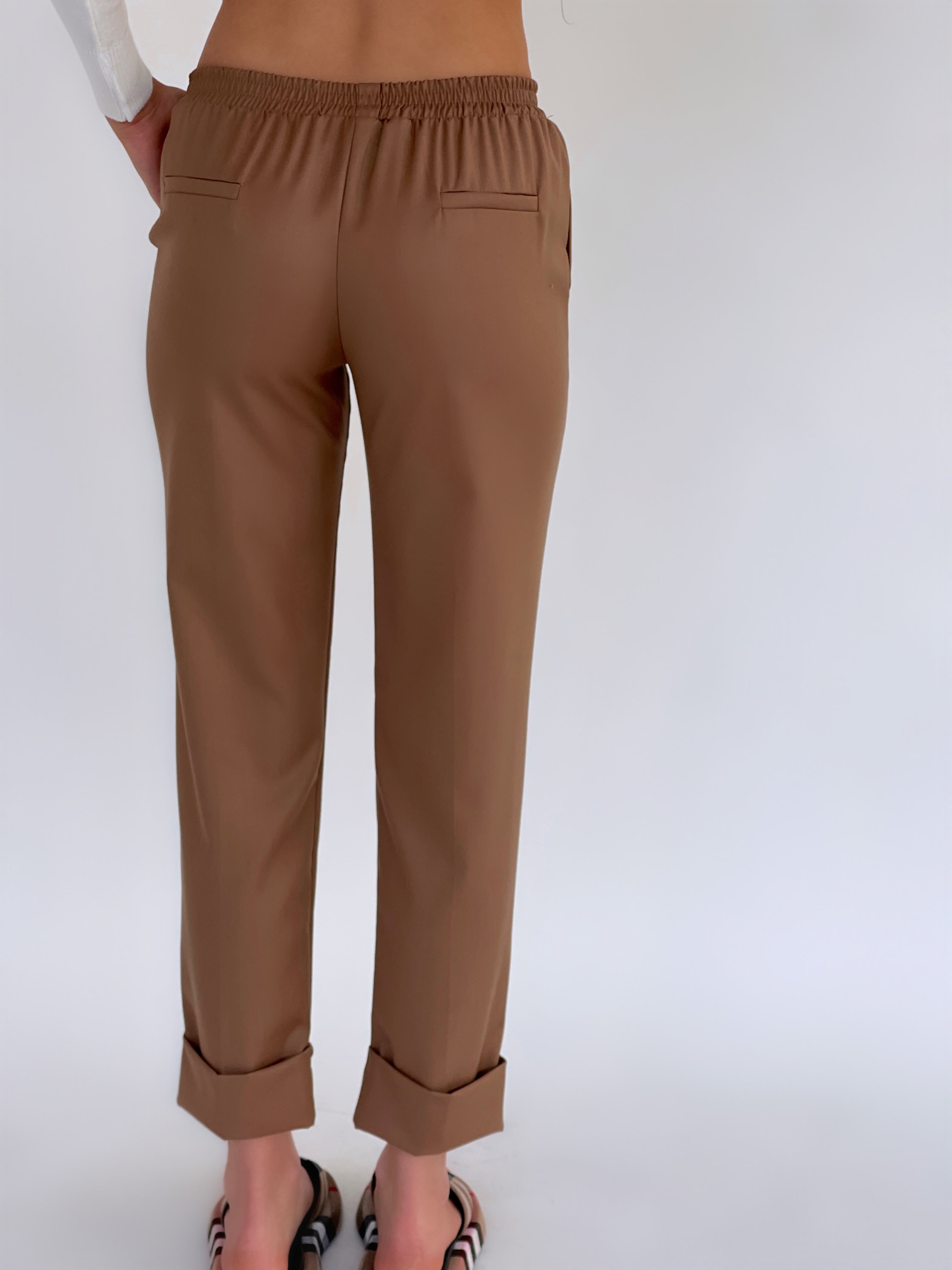 TAPERED DAD TROUSERS IN BROWN