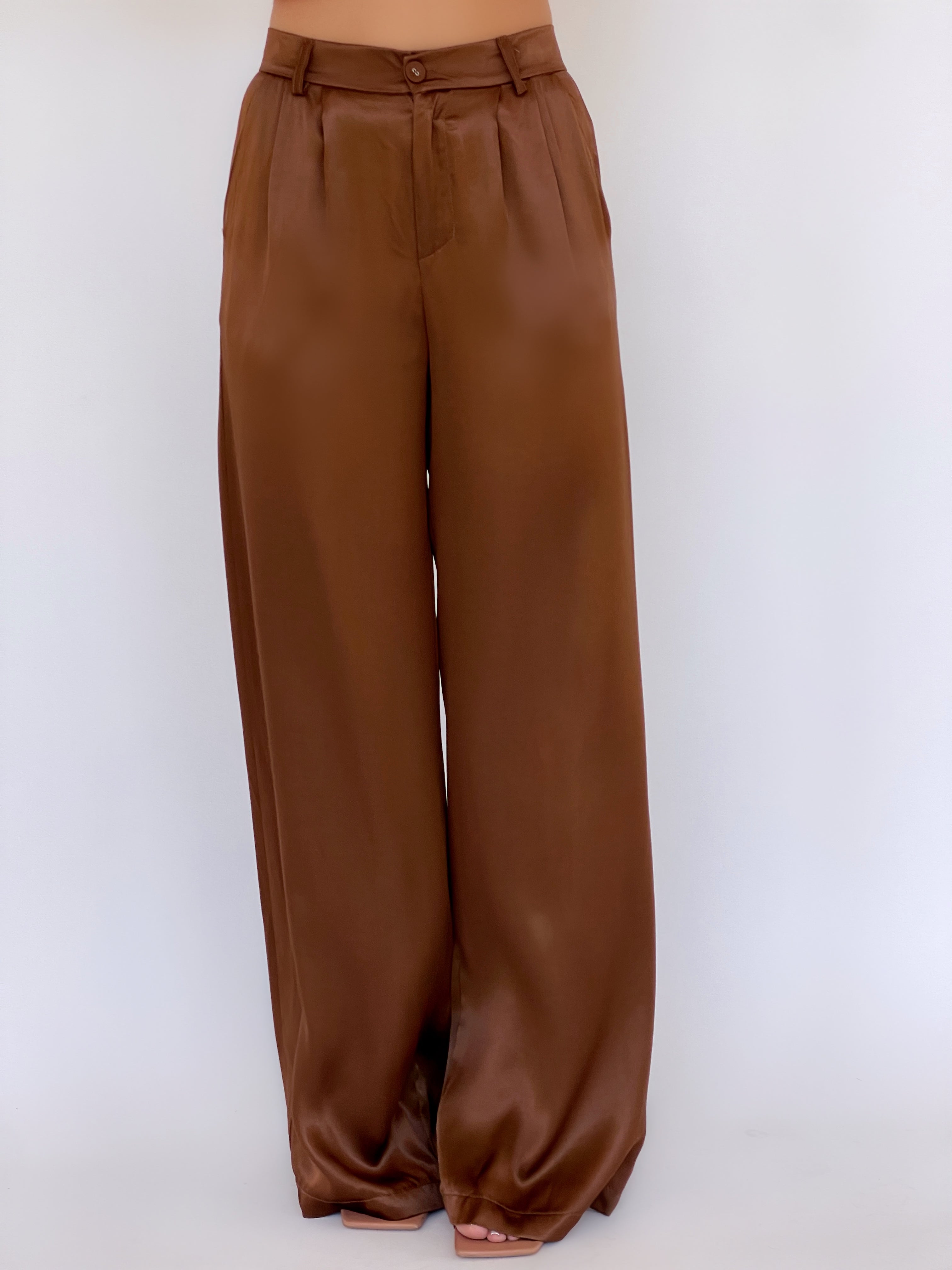 מכנס סאטן בצבע חום