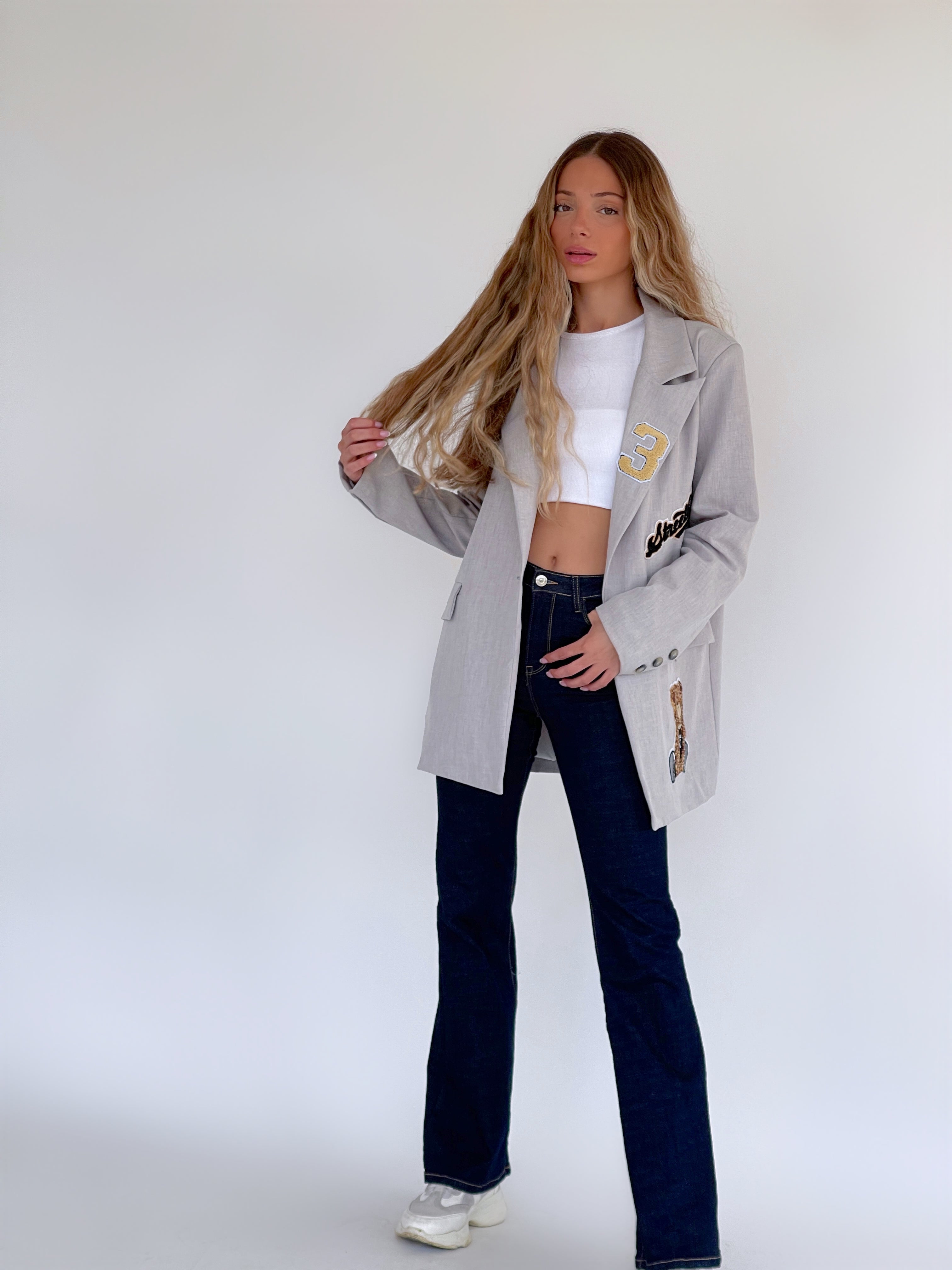 OVERSIZED BLAZER WITH PATCHES