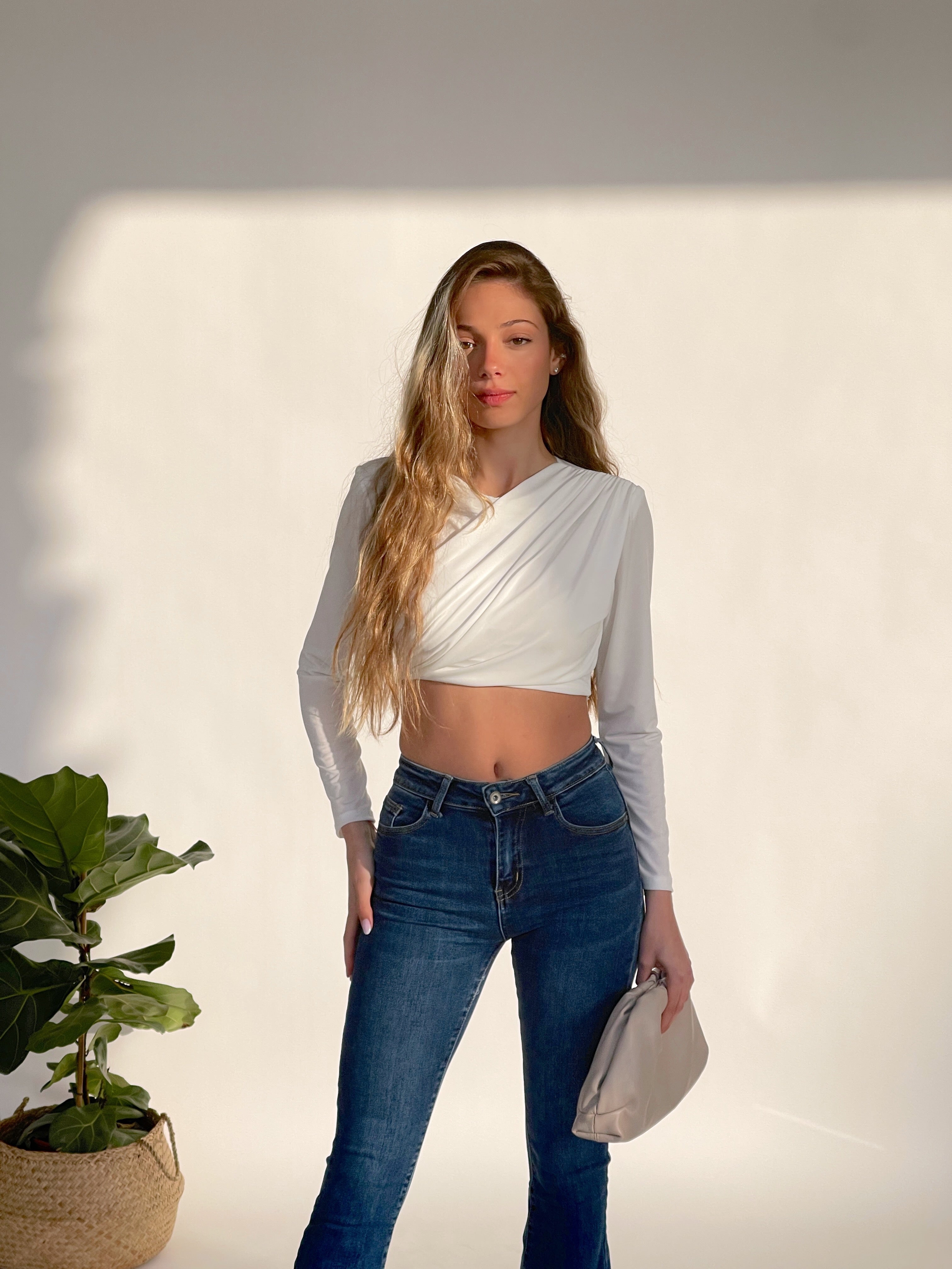 CROP TOP WITH PADDED SHOULDER IN WHITE - Top - LE TRÉ