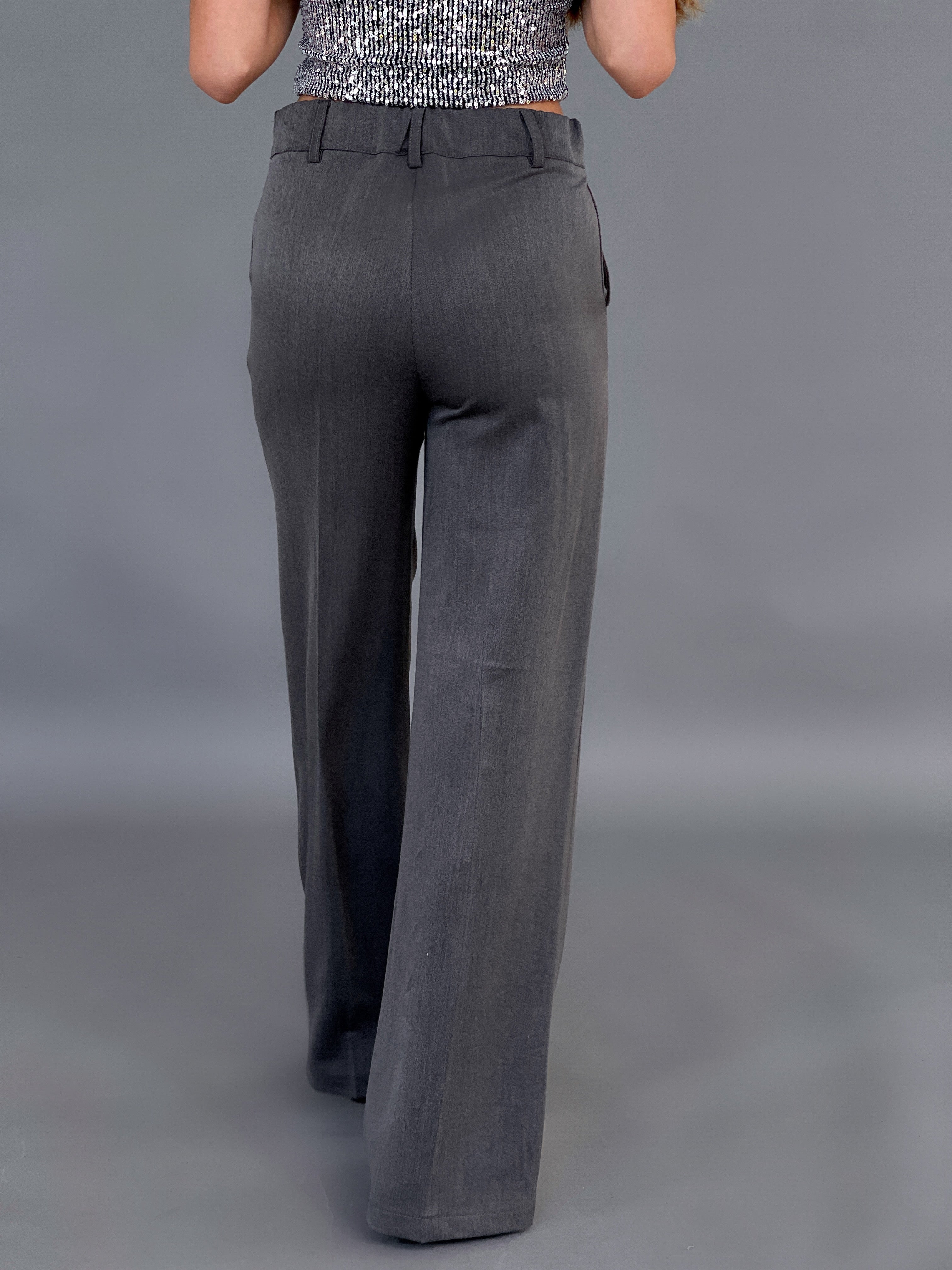 HIGH WAISTED DAD TROUSER IN GREY - Trousers - LE TRÉ