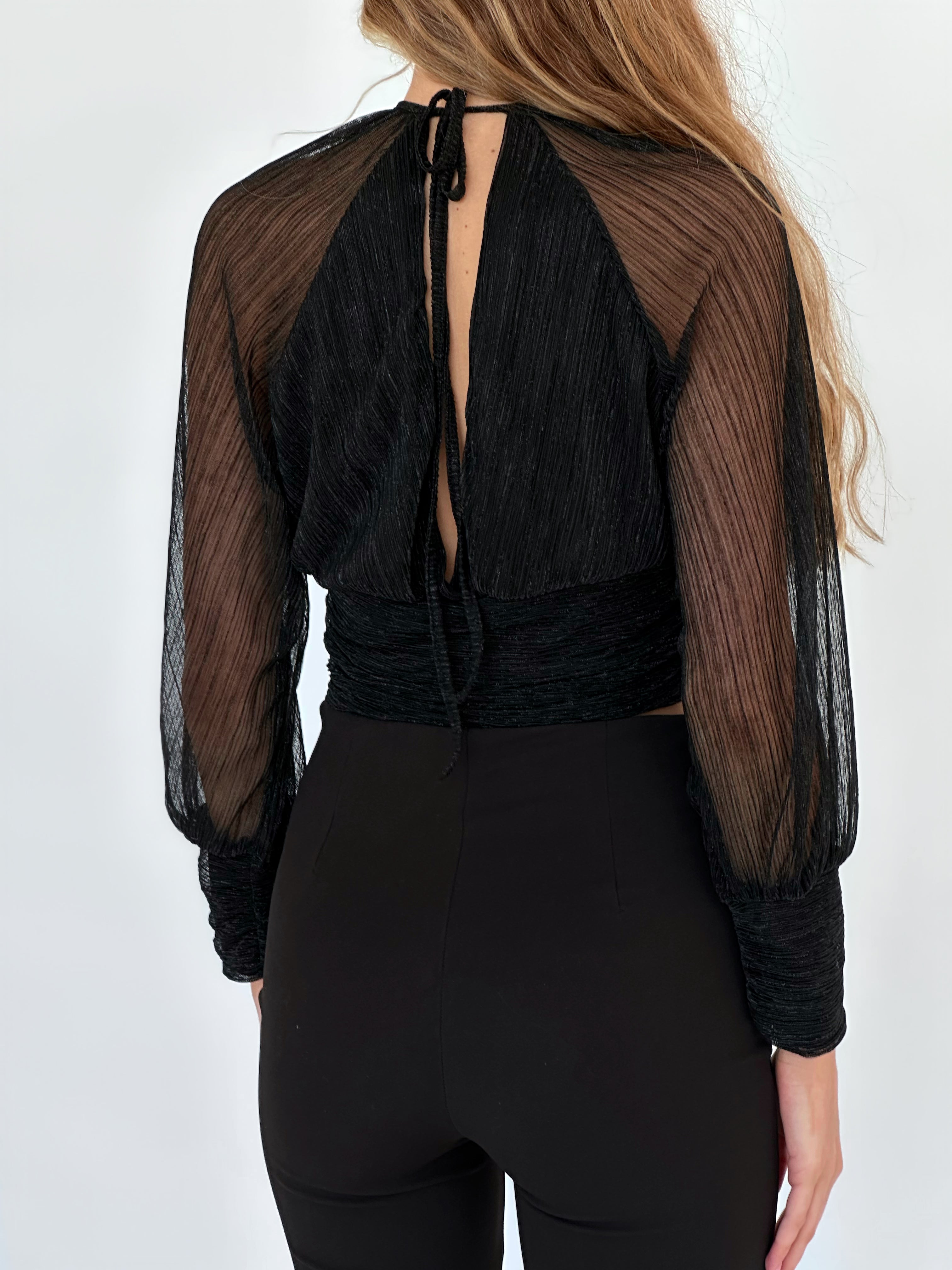 CROPPED BLOUSE WITH OPEN BACK
