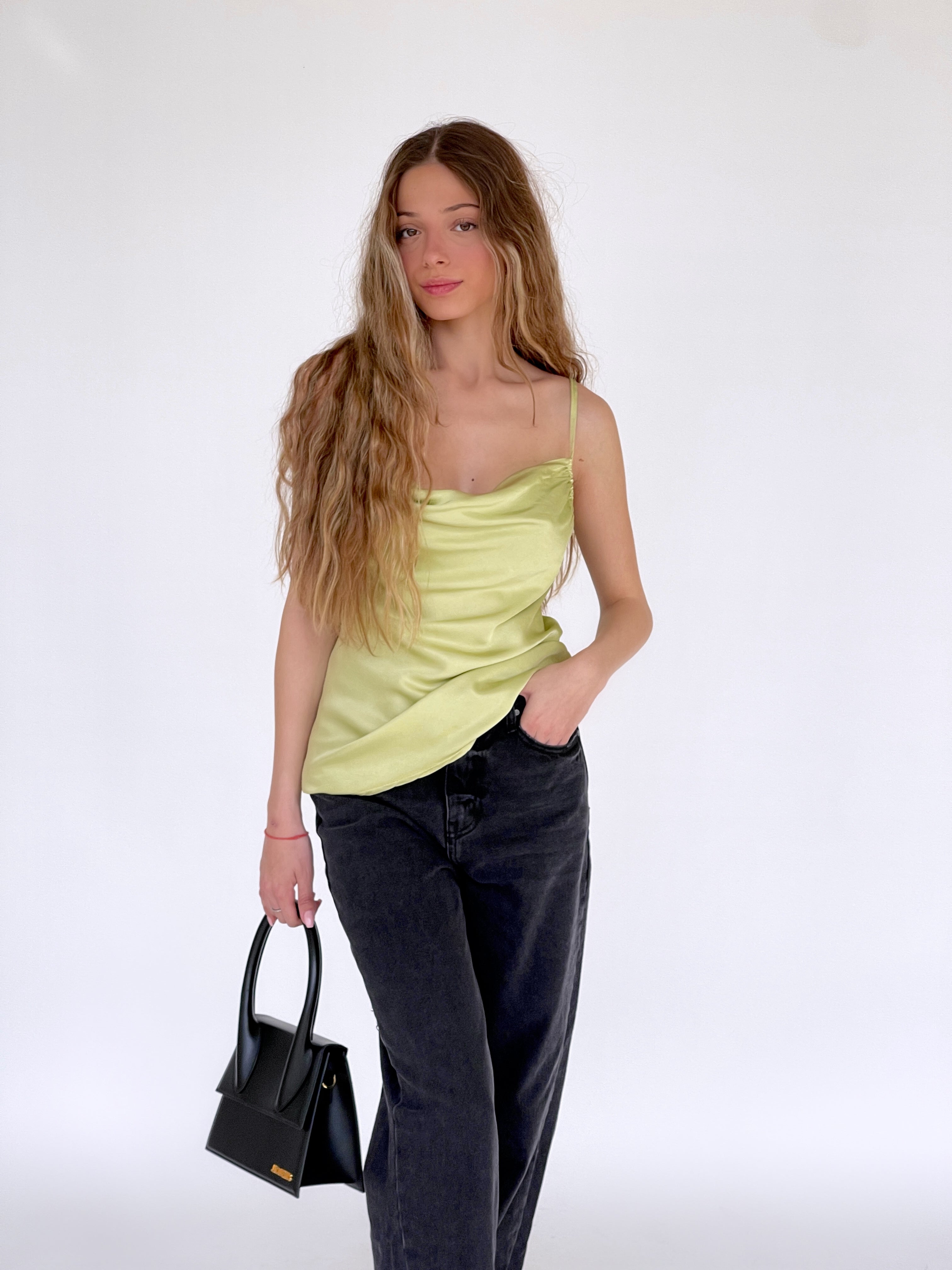 CAMI TOP WITH RUCHED DETAILS IN LIGHT GREEN - Top - LE TRÉ