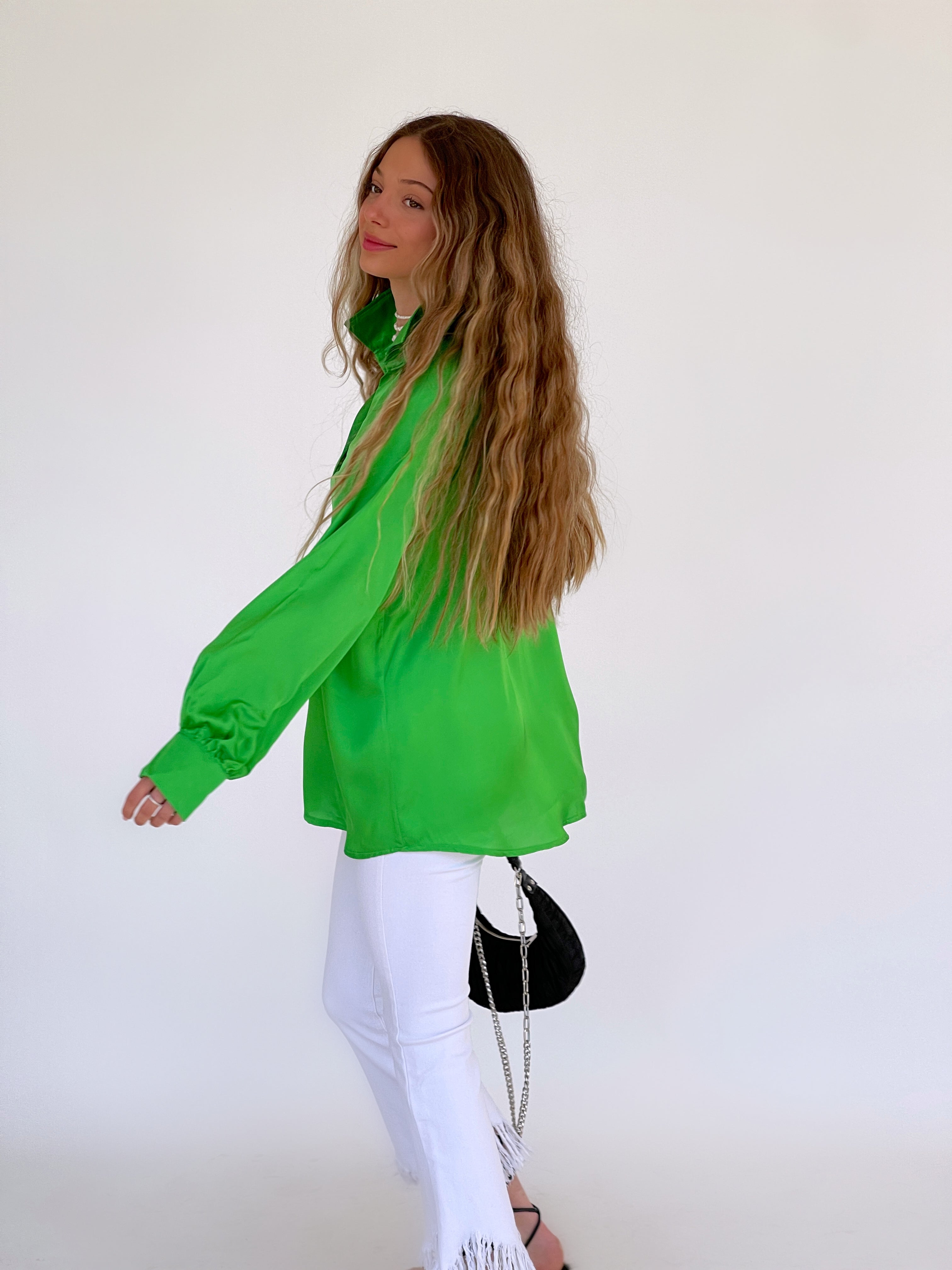 OVERSIZED SATIN TOP IN GREEN - Top - LE TRÉ