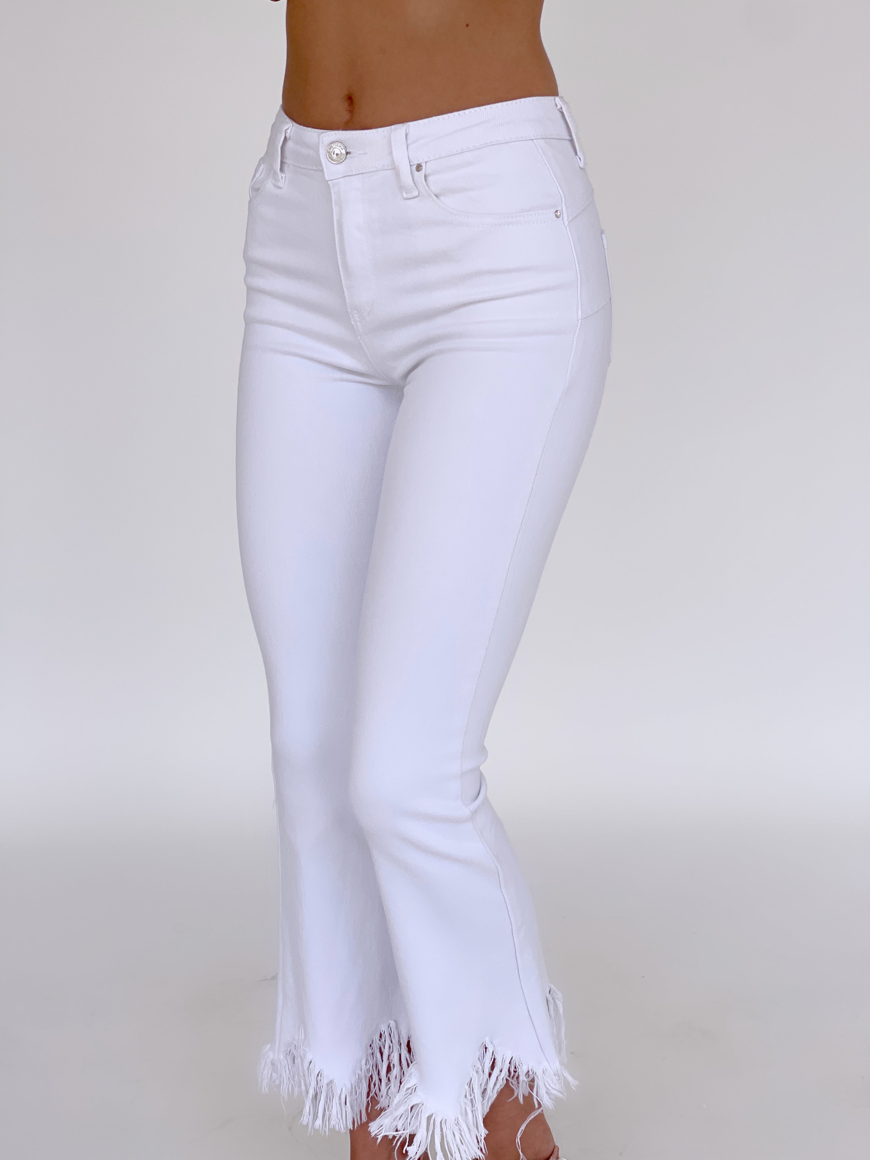 WHITE JEANS WITH FRAYED HEM - Jeans - LE TRÉ
